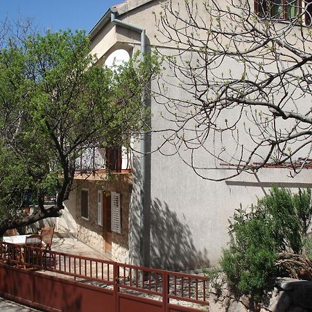 Apartments Mia Starigrad Paklenica Exterior foto