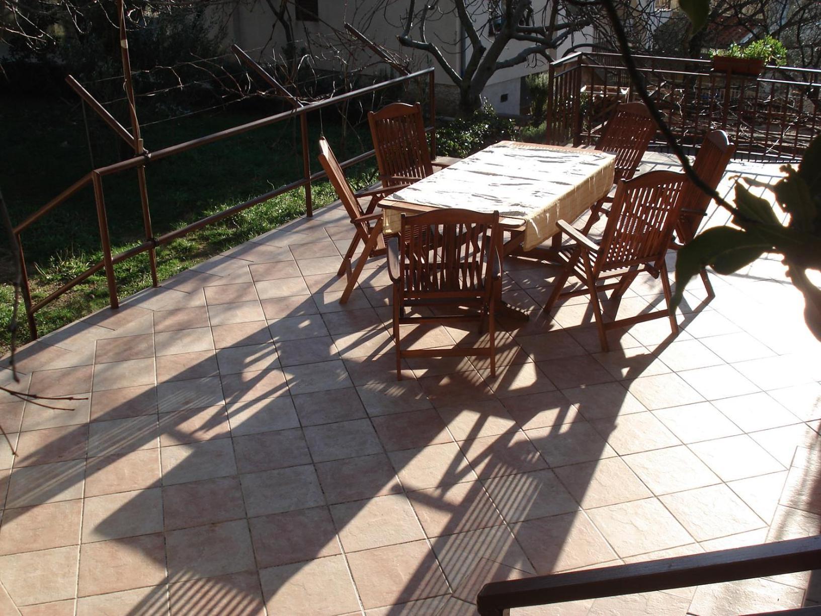 Apartments Mia Starigrad Paklenica Exterior foto